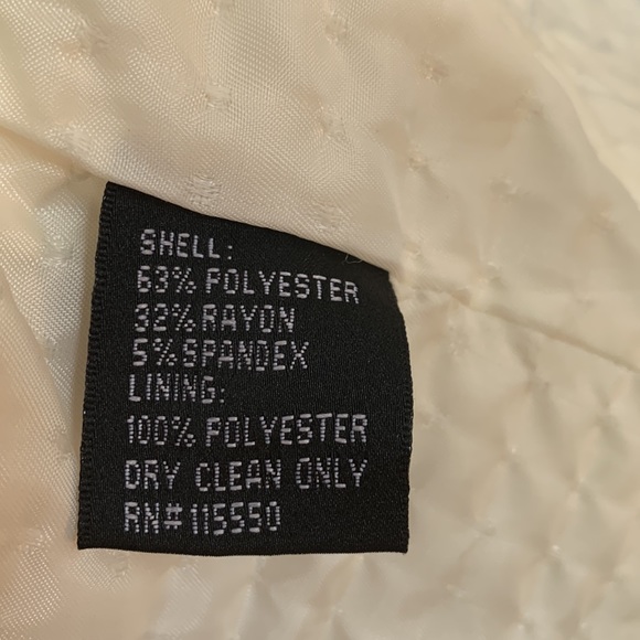 Excellent Condition Blazer - Picture 9 of 10